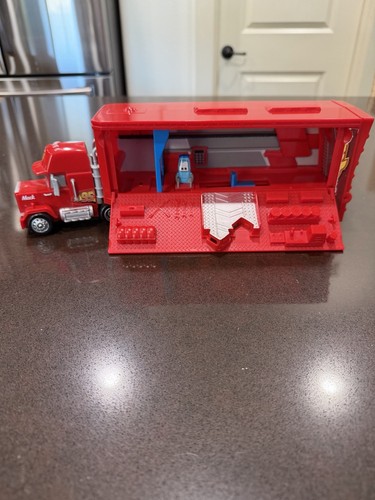 Disney pixar cars mack car - pixar,