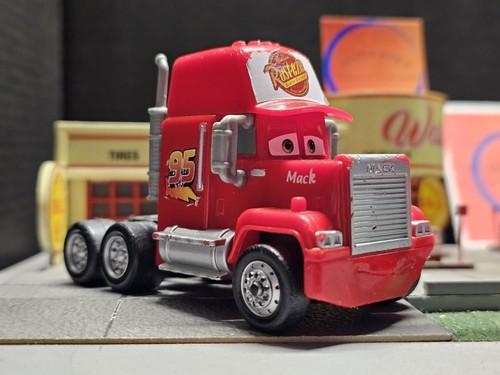 Mack 2017 disney pixar - mack, 1:55